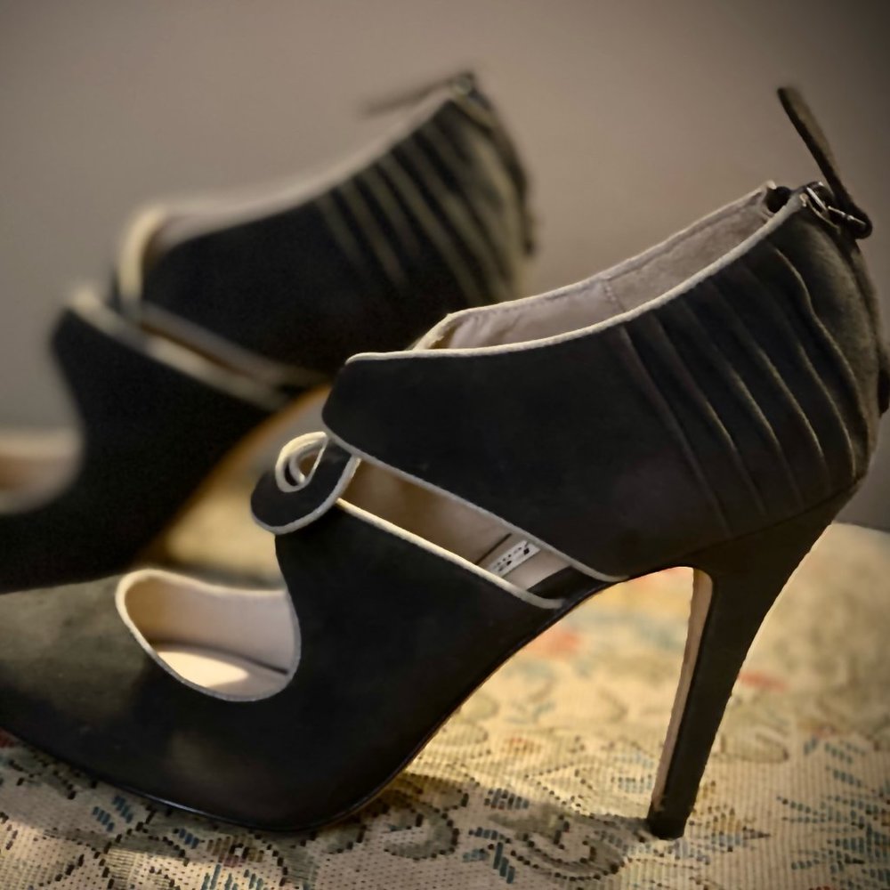 La Fenice Gray Suede Zip Back Heels